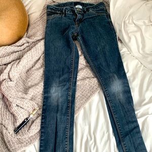 blue levi’s jeans
